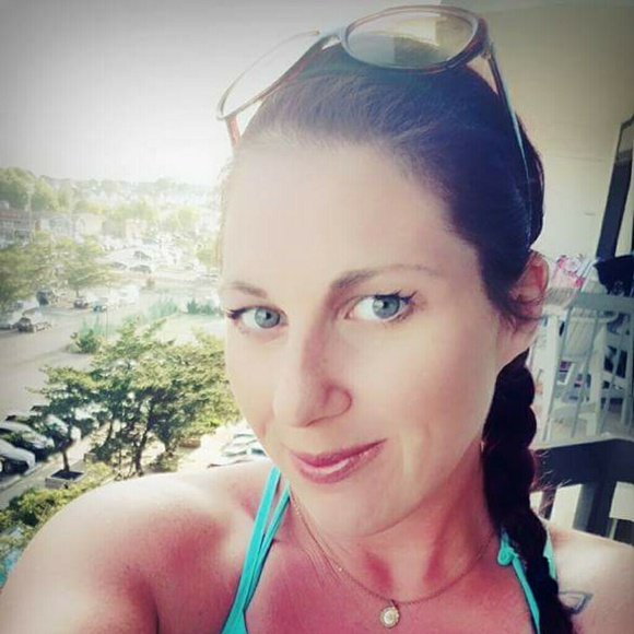 Meet your Posher, Ashley - Picture 5 of 8